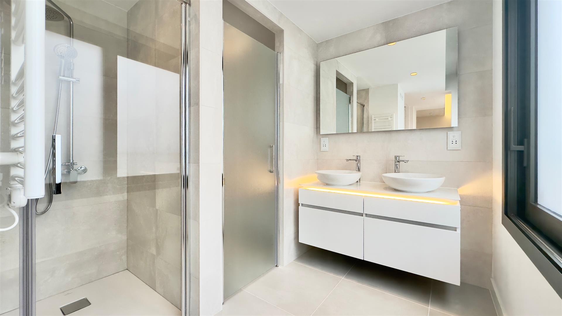 Image of House - 4 Bedrooms - 3 Bathrooms for Rental in North Gorge-Gibraltar, Image 17
